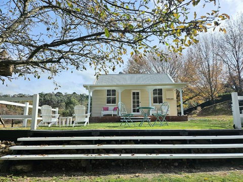 Old Oak Tree Cottage - Accommodation in Bendigo 0