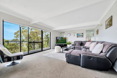 On Top Of The World - Accommodation in Bendigo 2