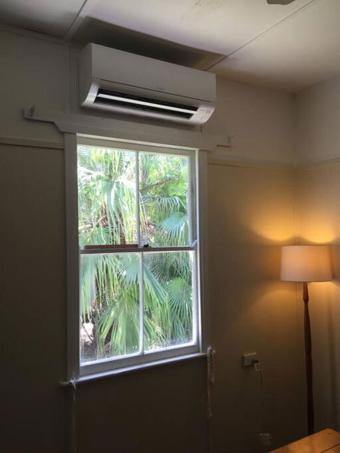 Original Surf Cottage In Heart Of Pottsville Beach - Accommodation in Bendigo 3