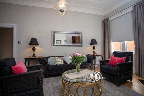 Oxbridge- Period Home In Central Goulburn - Accommodation in Bendigo 0