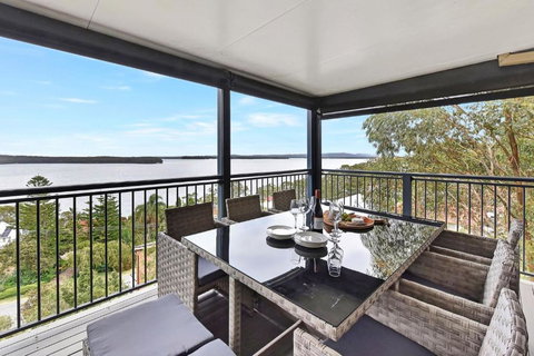 Overlook Nook - The Best Views In The Area - Accommodation in Bendigo 0