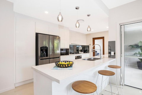 Park Avenue Luxe Townhouse Brand New Sleeps 9 - Accommodation in Bendigo 3