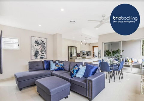 Park Avenue Luxe Townhouse Brand New Sleeps 9 - Accommodation in Bendigo 0