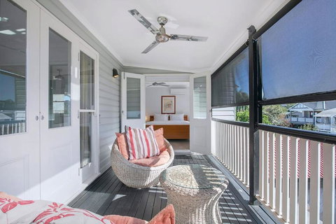 Paddington Cottage - A Classic Queenslander Stay - Accommodation in Bendigo 1