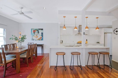 Paddington Cottage - A Classic Queenslander Stay - Accommodation in Bendigo 3