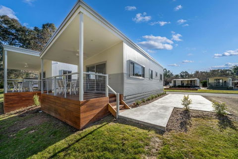 Painters Island Holiday Park - Accommodation in Bendigo 0