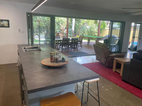 Pandanus Paradise. Newly Renovated 4 Bedroom Home - Accommodation in Bendigo 2