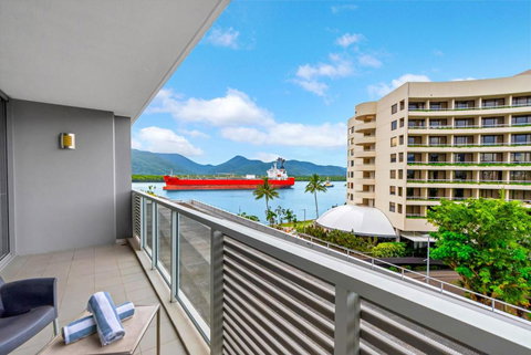 Panoramic Views At Harbour Light On The Waterfront - Accommodation in Bendigo 0