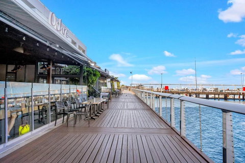 Panoramic Views At Harbour Light On The Waterfront - Accommodation in Bendigo 1