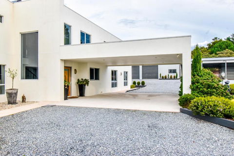Paradise Point - Entire Home In Clarence Point, Tasmania Australia, 10 Guests 7 Bedrooms 7 Beds 3 Baths - Accommodation in Bendigo 0