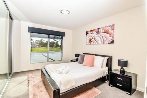 Paradise Point - Entire Home In Clarence Point, Tasmania Australia, 10 Guests 7 Bedrooms 7 Beds 3 Baths - Accommodation in Bendigo 1