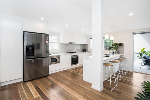 Park Avenue Terrace House Sleeps 9 - Accommodation in Bendigo 1