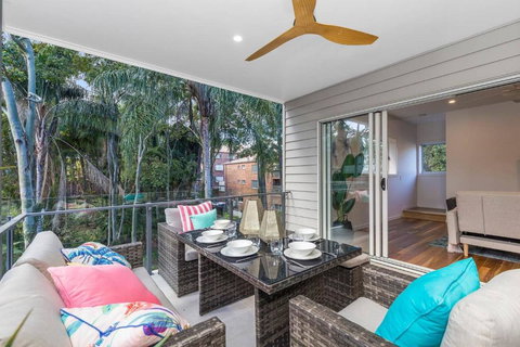 Park Avenue Townhouse Retreat Brisbane Sleeps 10 - Accommodation in Bendigo 2