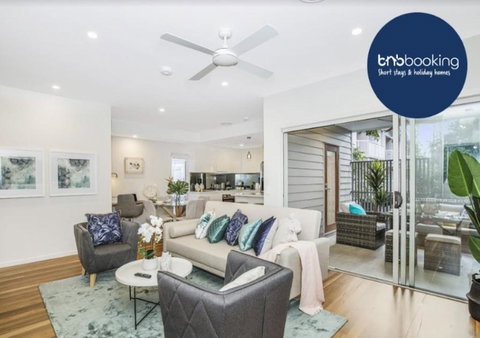 Park Avenue Townhouse Retreat Brisbane Sleeps 10 - Accommodation in Bendigo 0