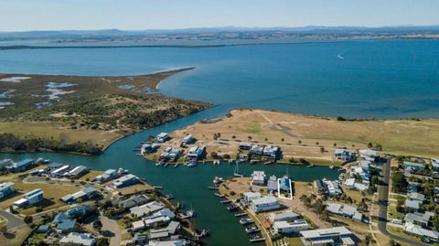 Pelican Landing - Accommodation in Bendigo 1