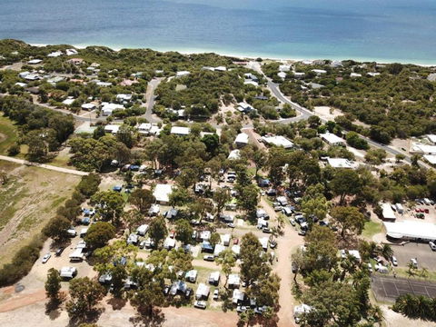 Peppermint Grove Beach Holiday Park - Accommodation in Bendigo 0