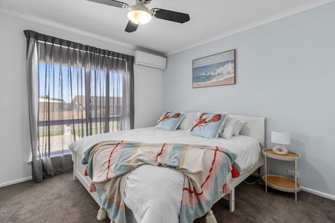 Percys Beach House Moonta Bay - Accommodation in Bendigo 3