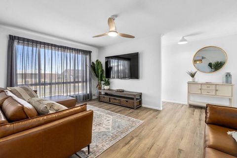 Percys Beach House Moonta Bay - Accommodation in Bendigo 2