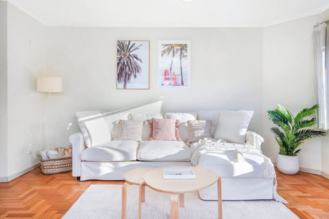 Perfect Manly Retreat, In The Heart Of Manly, Family & Couple Friendly Apartment With CAR SPOT - Accommodation in Bendigo 1