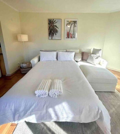 Perfect Manly Retreat, In The Heart Of Manly, Family & Couple Friendly Apartment With CAR SPOT - Accommodation in Bendigo 3
