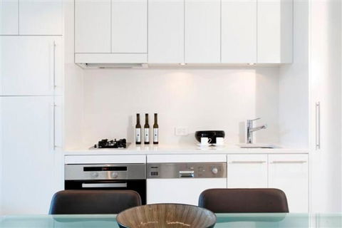 Perfectly Located Crows Nest Apartment C404 - Accommodation in Bendigo 0