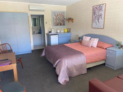 Peterborough Motel - Accommodation in Bendigo 1