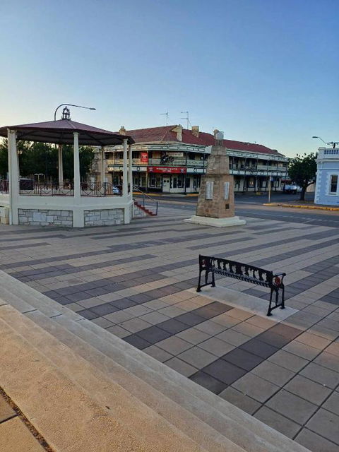 PETERBOROUGH HOTEL - Accommodation in Bendigo 1