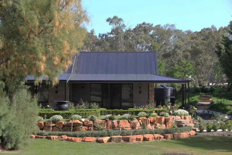 Petit Verdot Cottage - A Vineyard Retreat In Barossa Valley - Accommodation in Bendigo 0
