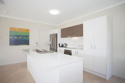 Petrie Beach Holiday Home - Accommodation in Bendigo 3