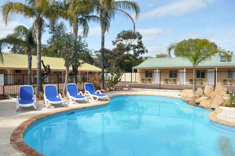 Pinjarra Resort - Accommodation in Bendigo 0