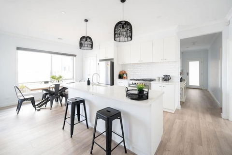PIPER Modern Home Walk To Beach Shops Parks - Accommodation in Bendigo 0