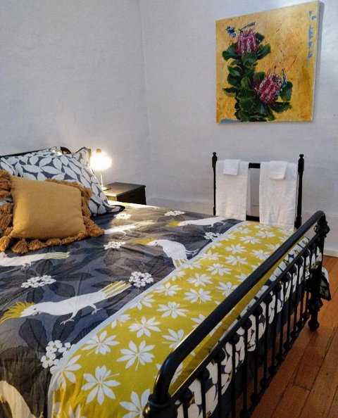 Pips On Mitchell - Beautiful Historic Apartment - Accommodation in Bendigo 0