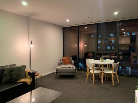 Plush @ Benjamin Way Belconnen - Accommodation in Bendigo 2
