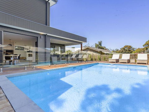 Pool And Spa - 300m Walk To Beach - Accommodation in Bendigo 0