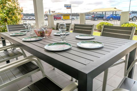 Port Vincent Seaside Apartments - Apartment 2 - Accommodation in Bendigo 0