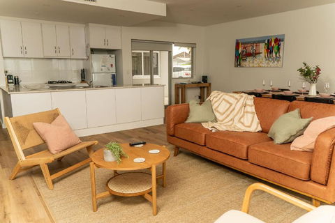 Port Vincent Seaside Apartments - Apartment 2 - Accommodation in Bendigo 3