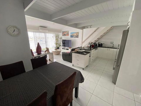 Port Lincoln Marina Waterfront Apartment - Accommodation in Bendigo 2