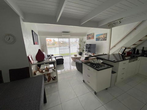 Port Lincoln Marina Waterfront Apartment - Accommodation in Bendigo 3
