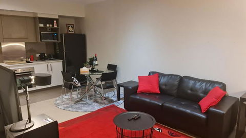 Qure Restaurant And Apartments Canberra Bruce - Accommodation in Bendigo 0
