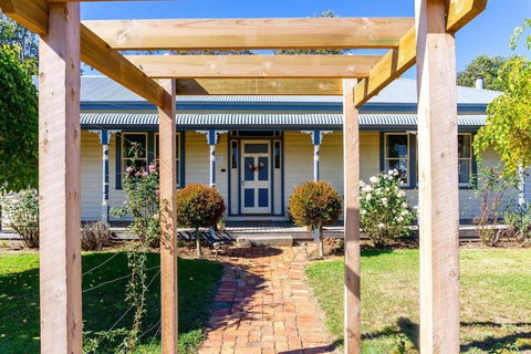 Pound Hill Cottage - Accommodation in Bendigo 0
