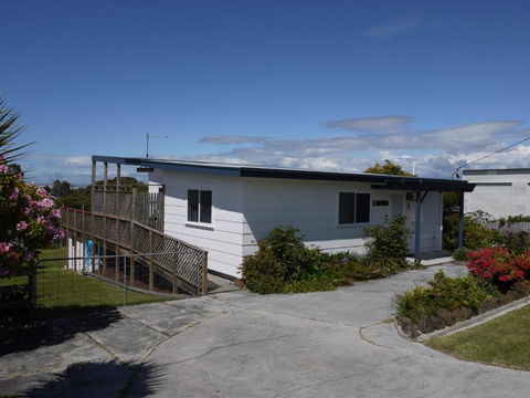 Prime Location - Totally Refurbished - Accommodation in Bendigo 0