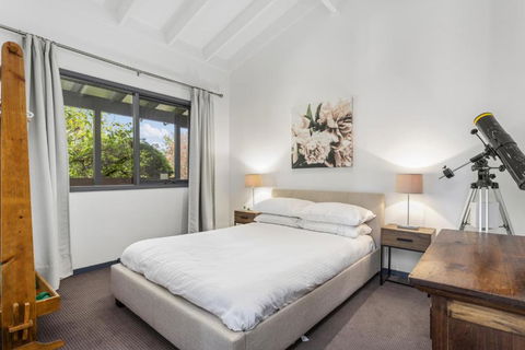 Pristine Mountain Retreat With Expansive Views - Accommodation in Bendigo 2