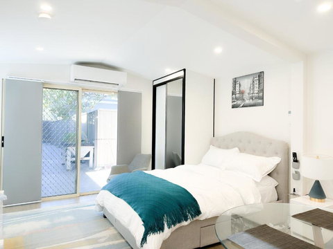 Private, Local Living Studio In Mascot, Airport - Accommodation in Bendigo 0