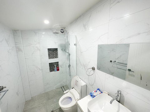 Private, Local Living Studio In Mascot, Airport - Accommodation in Bendigo 1