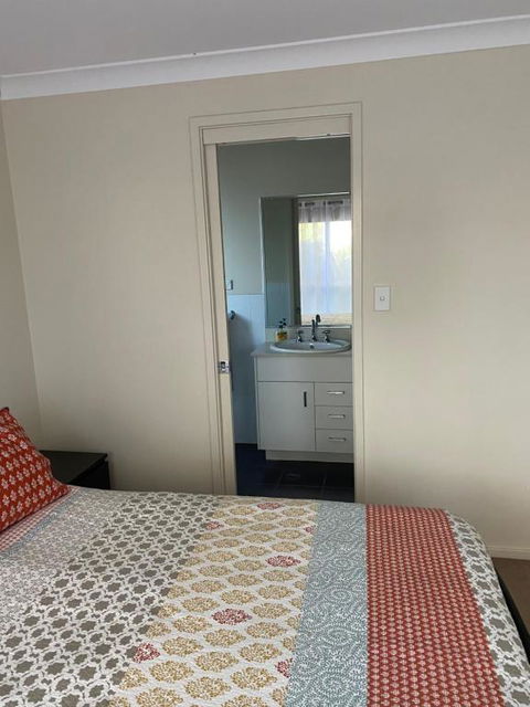 Private Room With Ensuite And Parking Close To Wollongong CBD - Accommodation in Bendigo 2