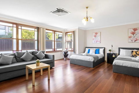 Quadruple Room W Ensuite In Gordon Near Train & Bus - Accommodation in Bendigo 0