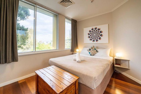 Quaint Auchenflower 1B1B Apt W Parking Close To UQ - Accommodation in Bendigo 0