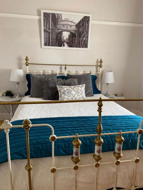 R&R Blue Diamond Luxury Cottage Maryborough, Vic - Accommodation in Bendigo 1