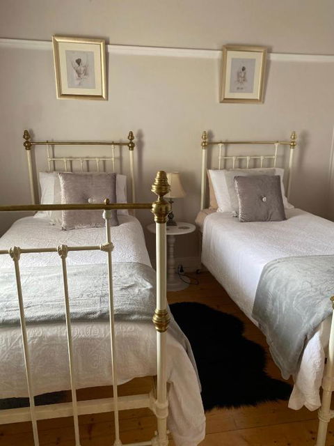 R&R Blue Diamond Luxury Cottage Maryborough, Vic - Accommodation in Bendigo 2