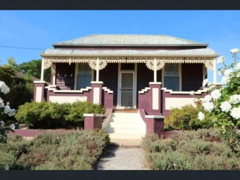 R&R Blue Diamond Luxury Cottage Maryborough, Vic - Accommodation in Bendigo 0